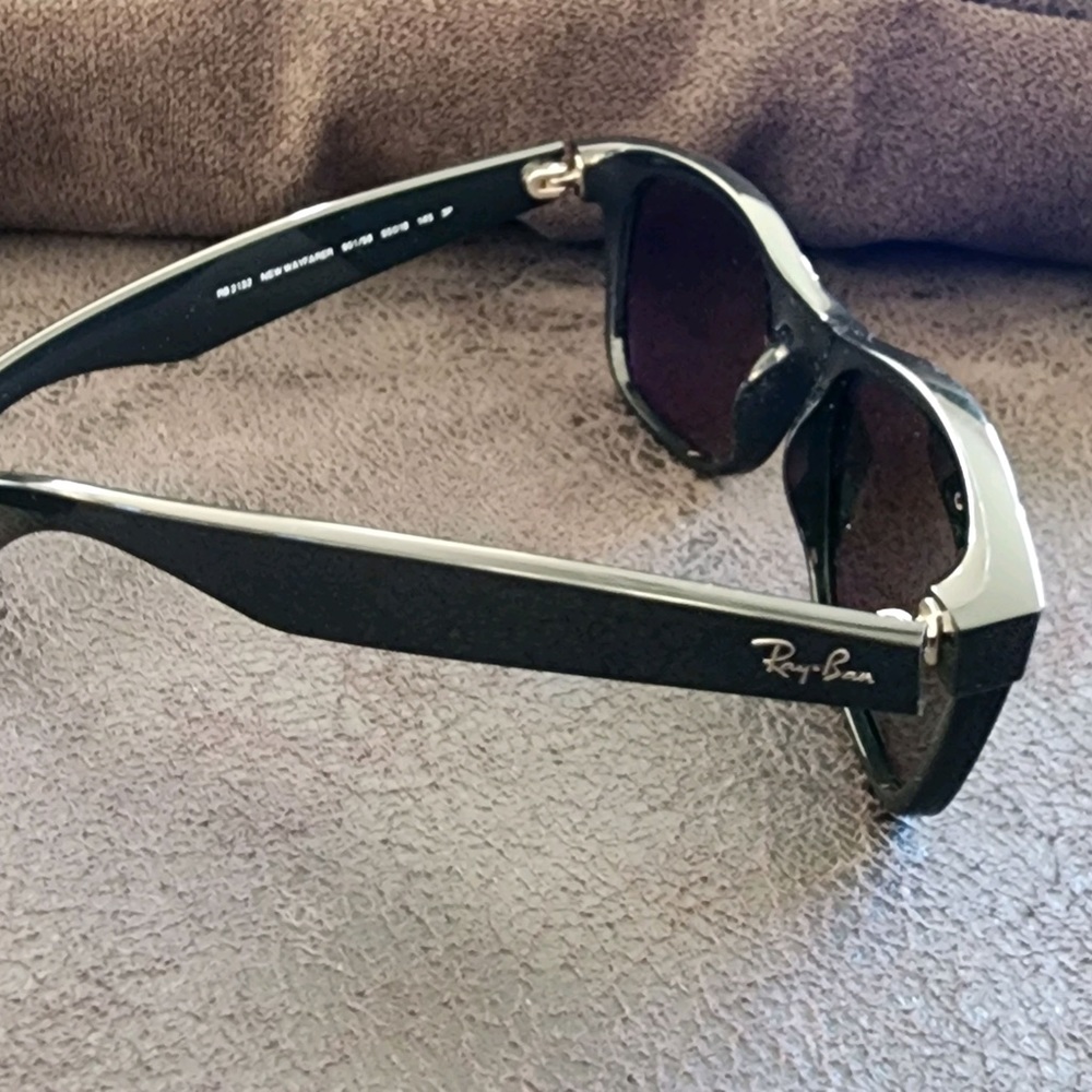 Unisex RayBan Sunglasses - Polarized - Picture 3 of 4
